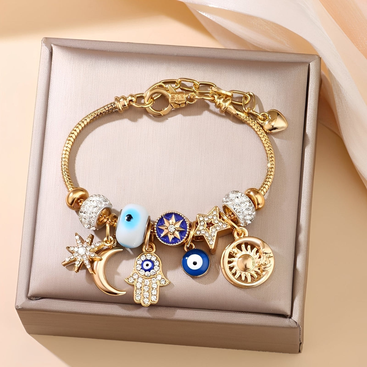 Charm-Armband für Damen mit Hamsa-Hand, bösem Auge und himmlischen Anhängern