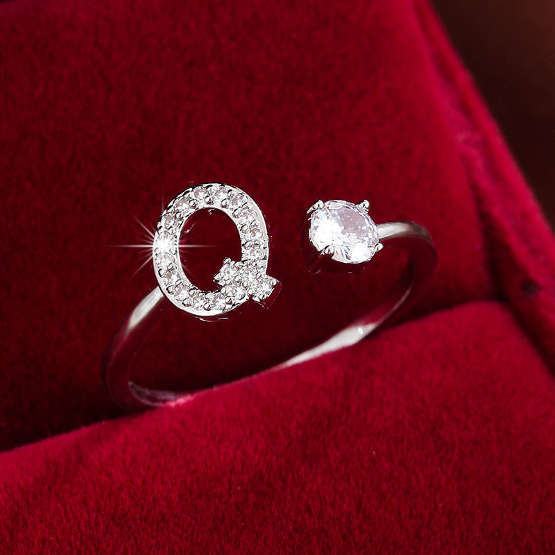 Nova – Moderner offener Ring mit Initiale