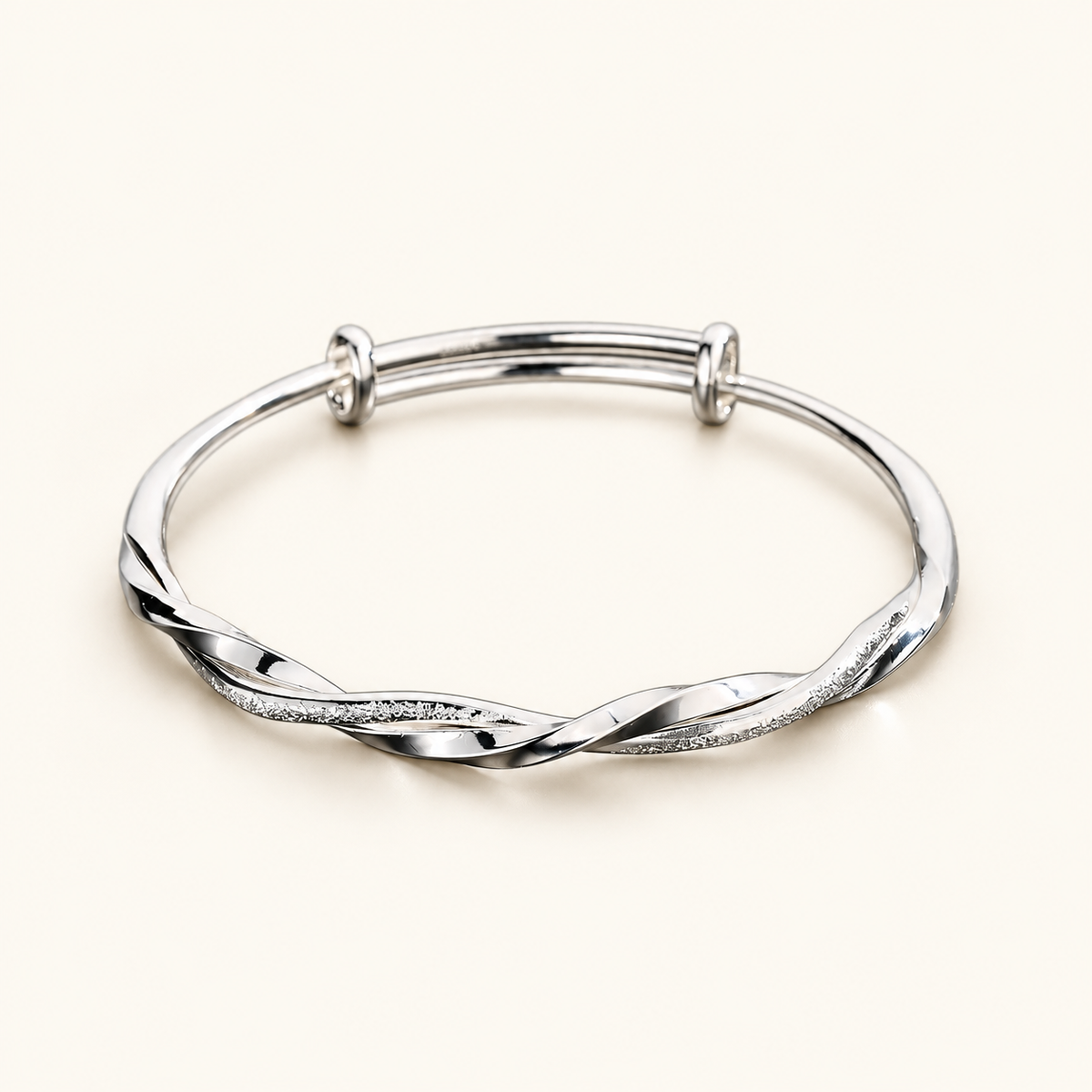 Anpassbarer Damen Armreif mit gedrehtem Design