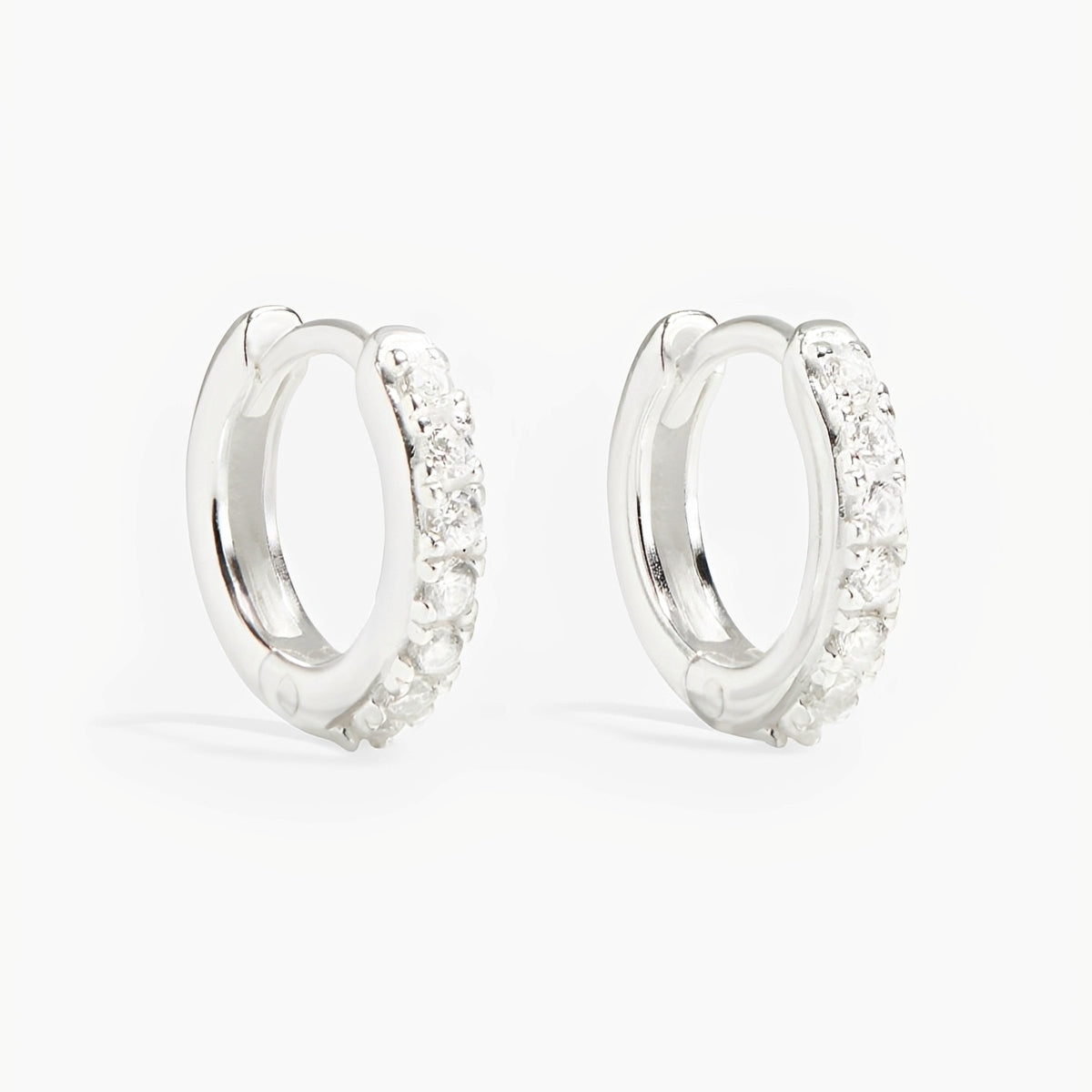 Cleo - Mikro Pave Silber Huggies