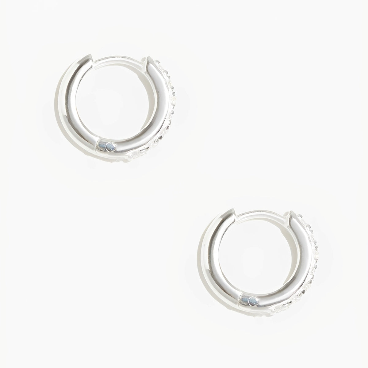 Cleo - Mikro Pave Silber Huggies
