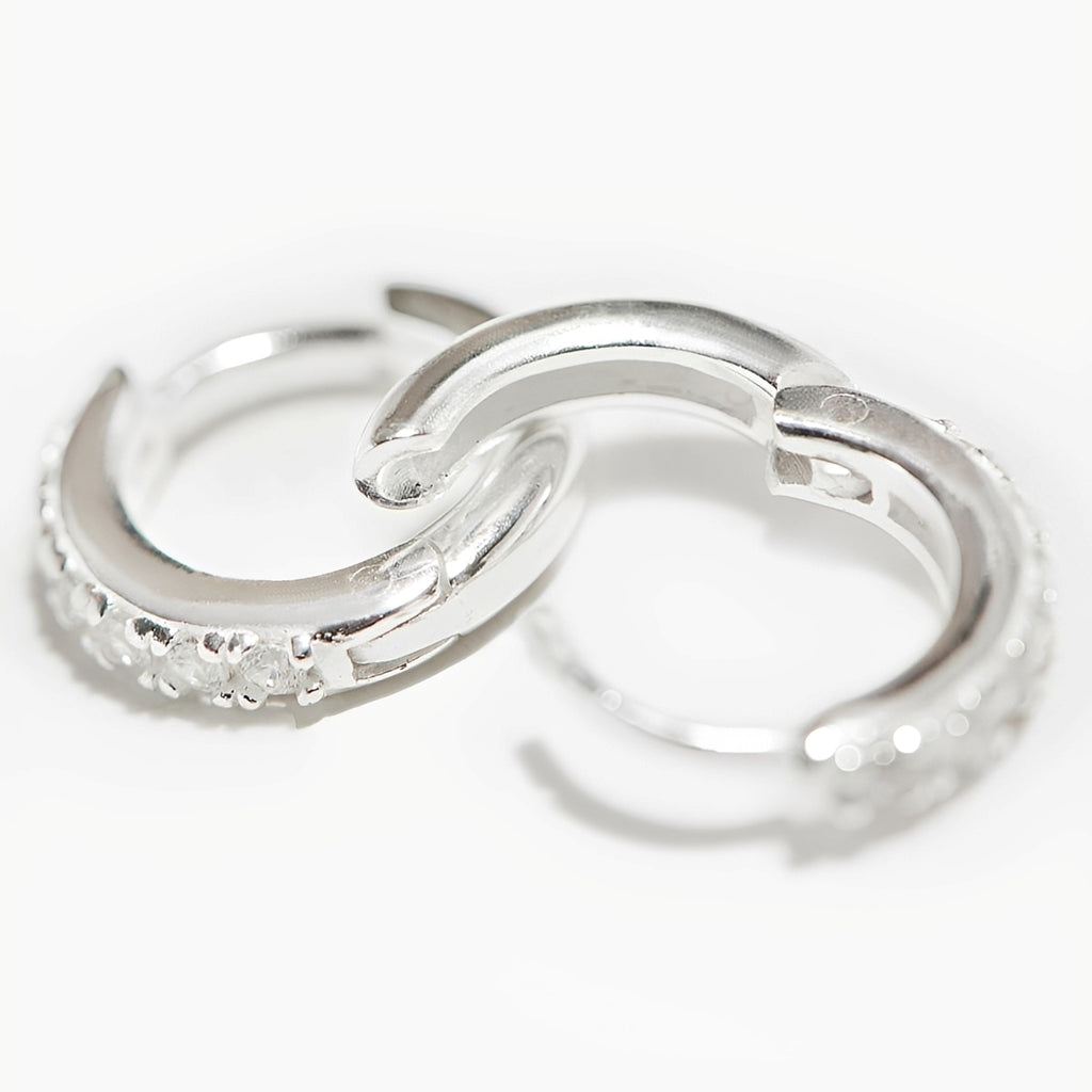 Cleo - Mikro Pave Silber Huggies