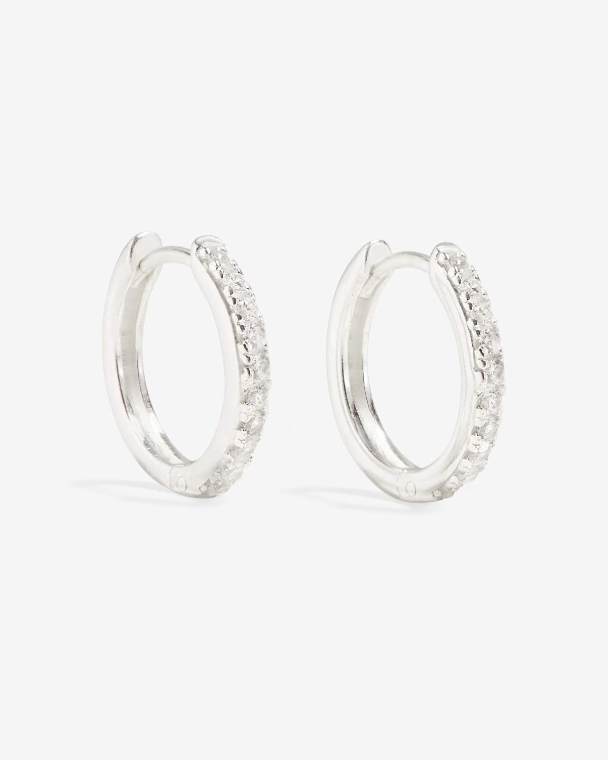 Manda - Kleine Pave Silber Huggies