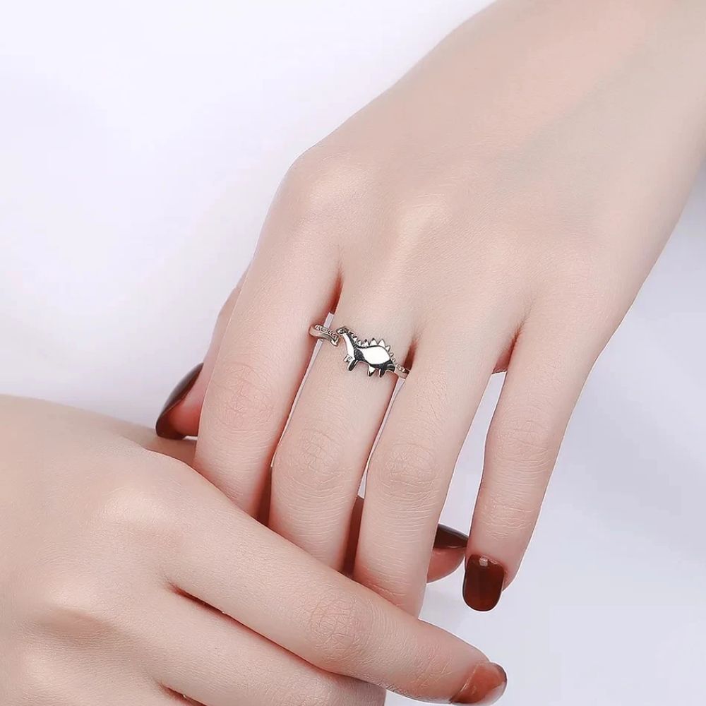 Anpassbarer Dinosaurier Ring mit offenem Design