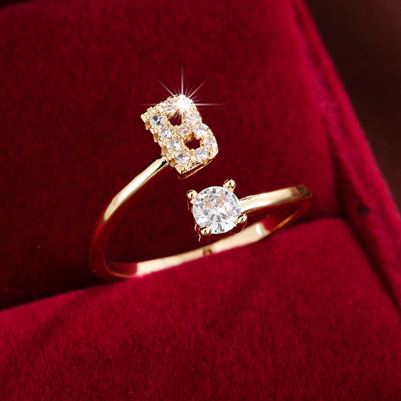 Nova – Moderner offener Ring mit Initiale