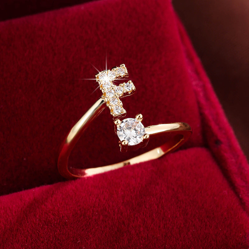 Nova – Moderner offener Ring mit Initiale