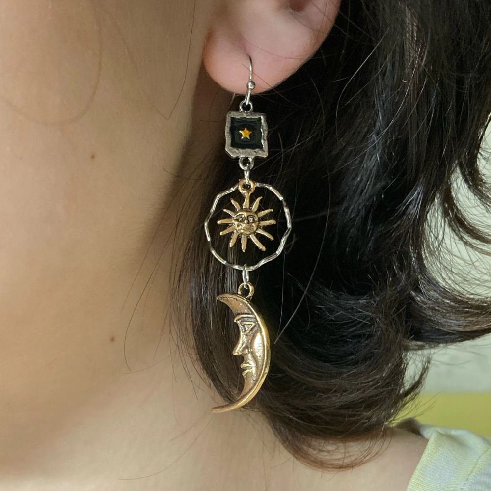Damen Ohrringe im Mismatch Design mit Sonne und Mond (Paar)