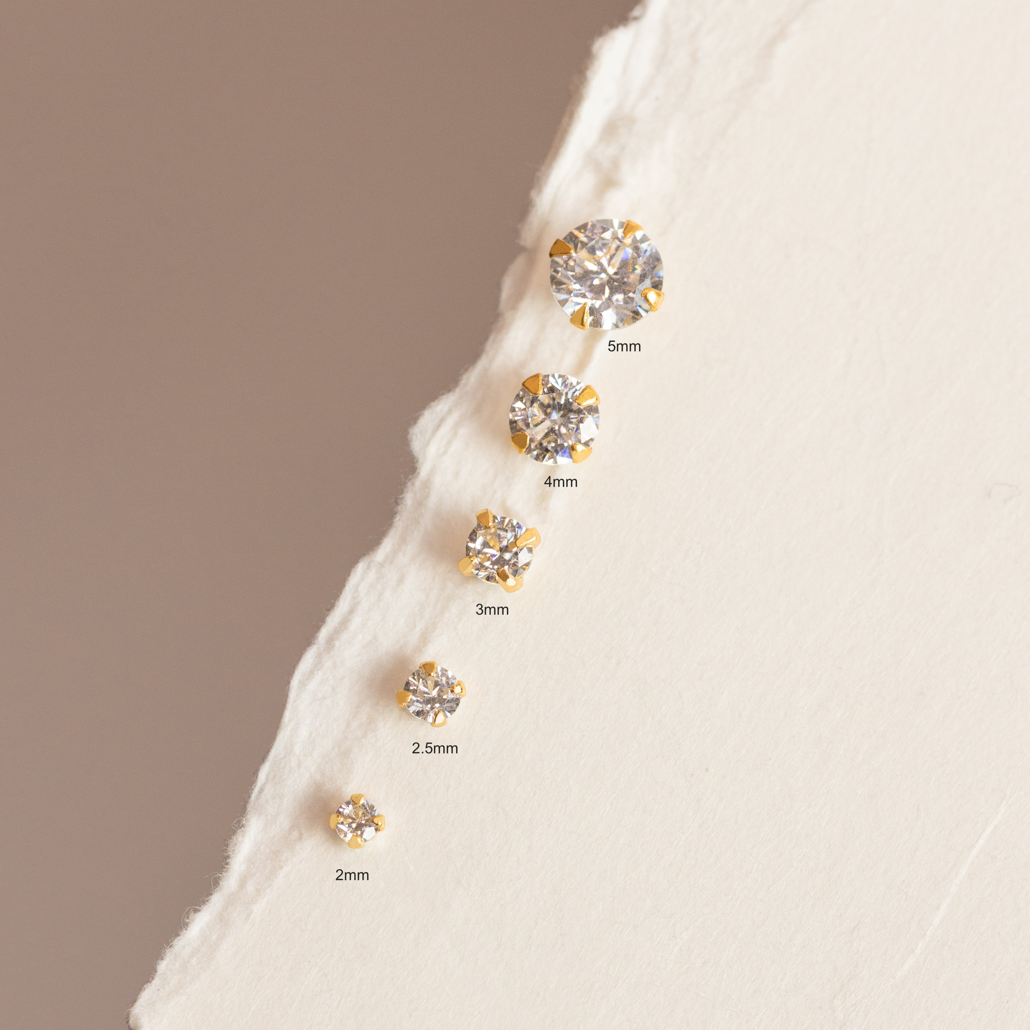 Sloane - Funkelnde Mini Ohrstecker 2mm