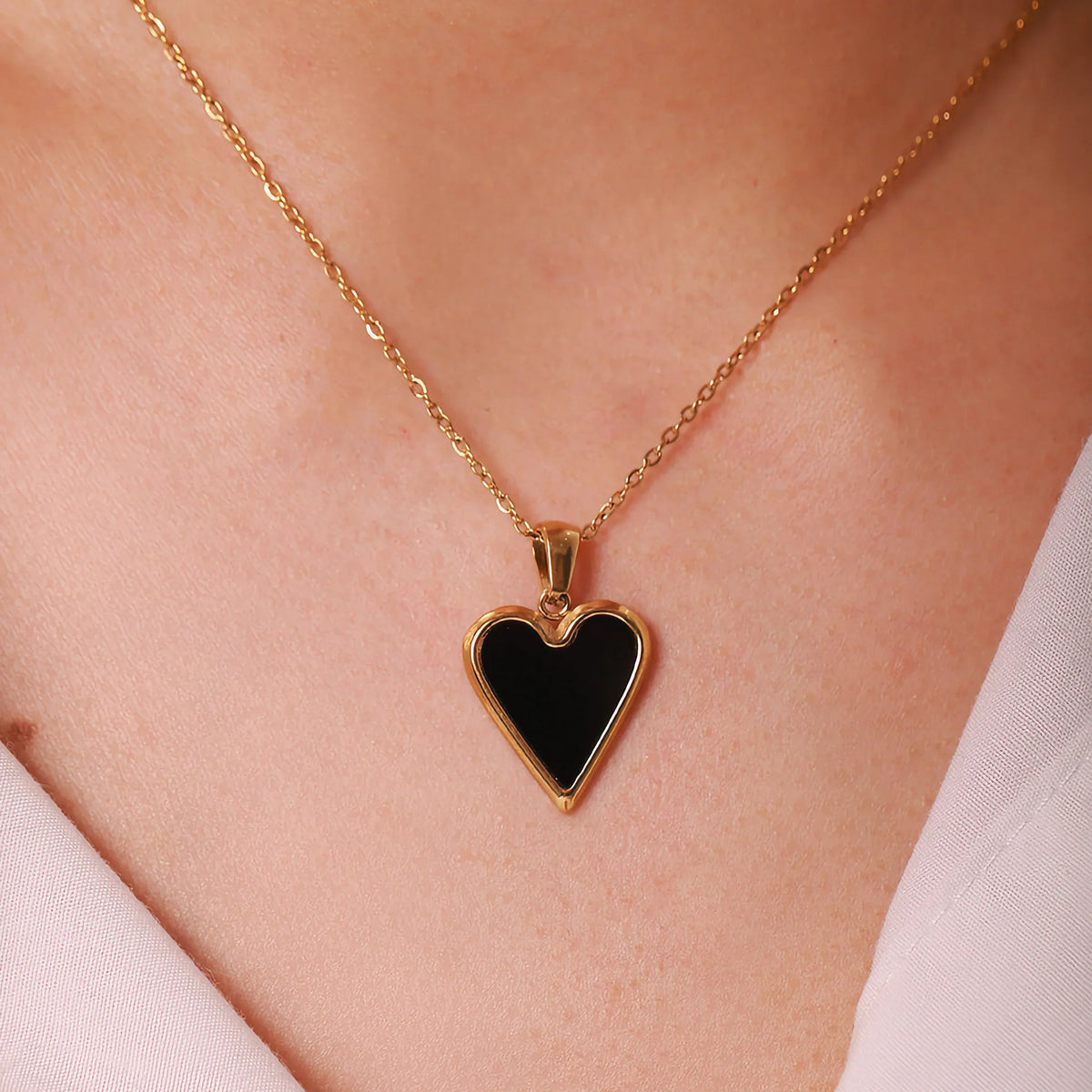 Blythe – Elegantes Herz-Collier