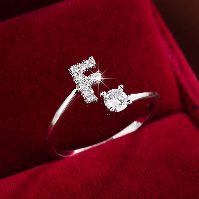 Nova – Moderner offener Ring mit Initiale