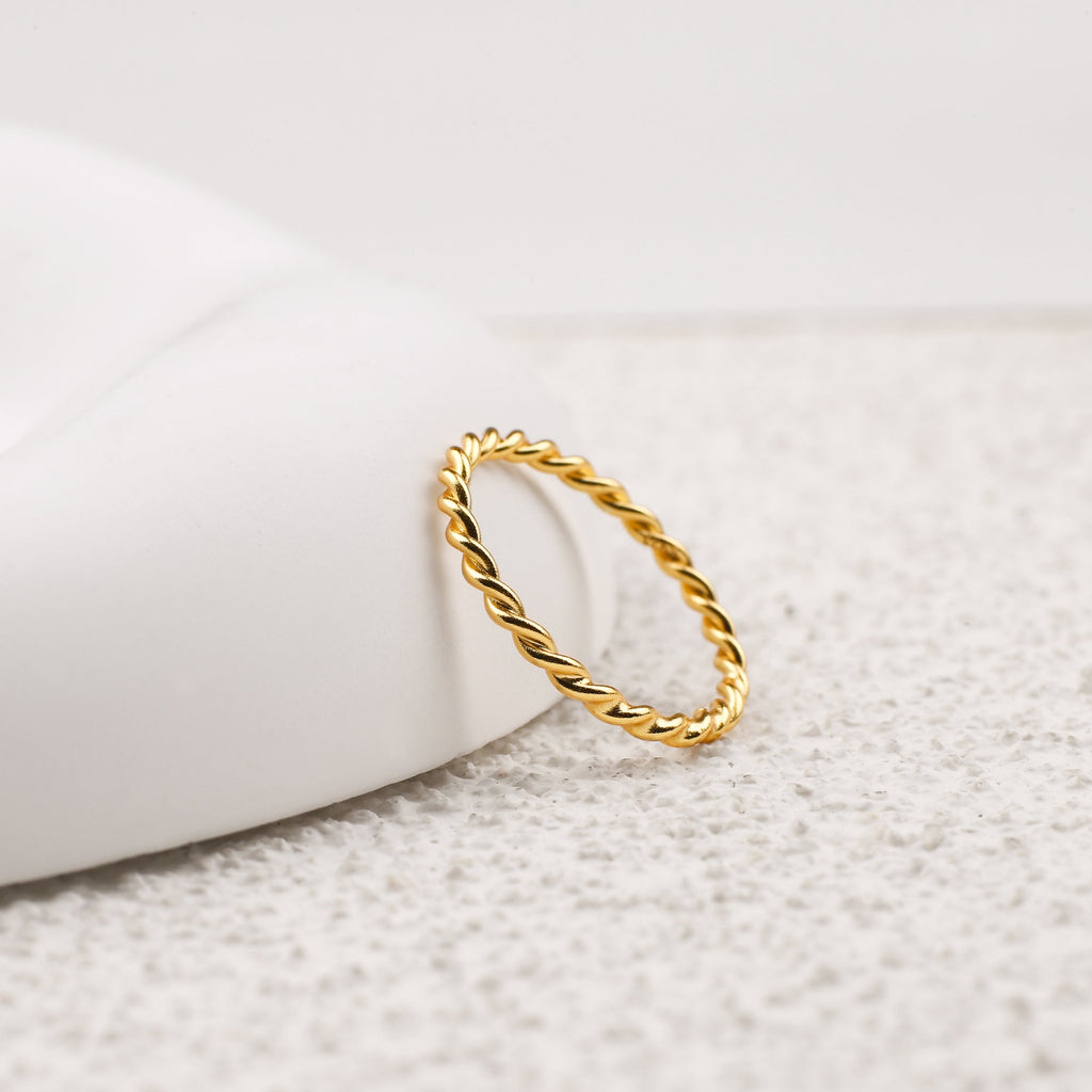Manon – Stapelbarer Geflochtener Ring