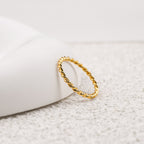 Manon – Stapelbarer Geflochtener Ring