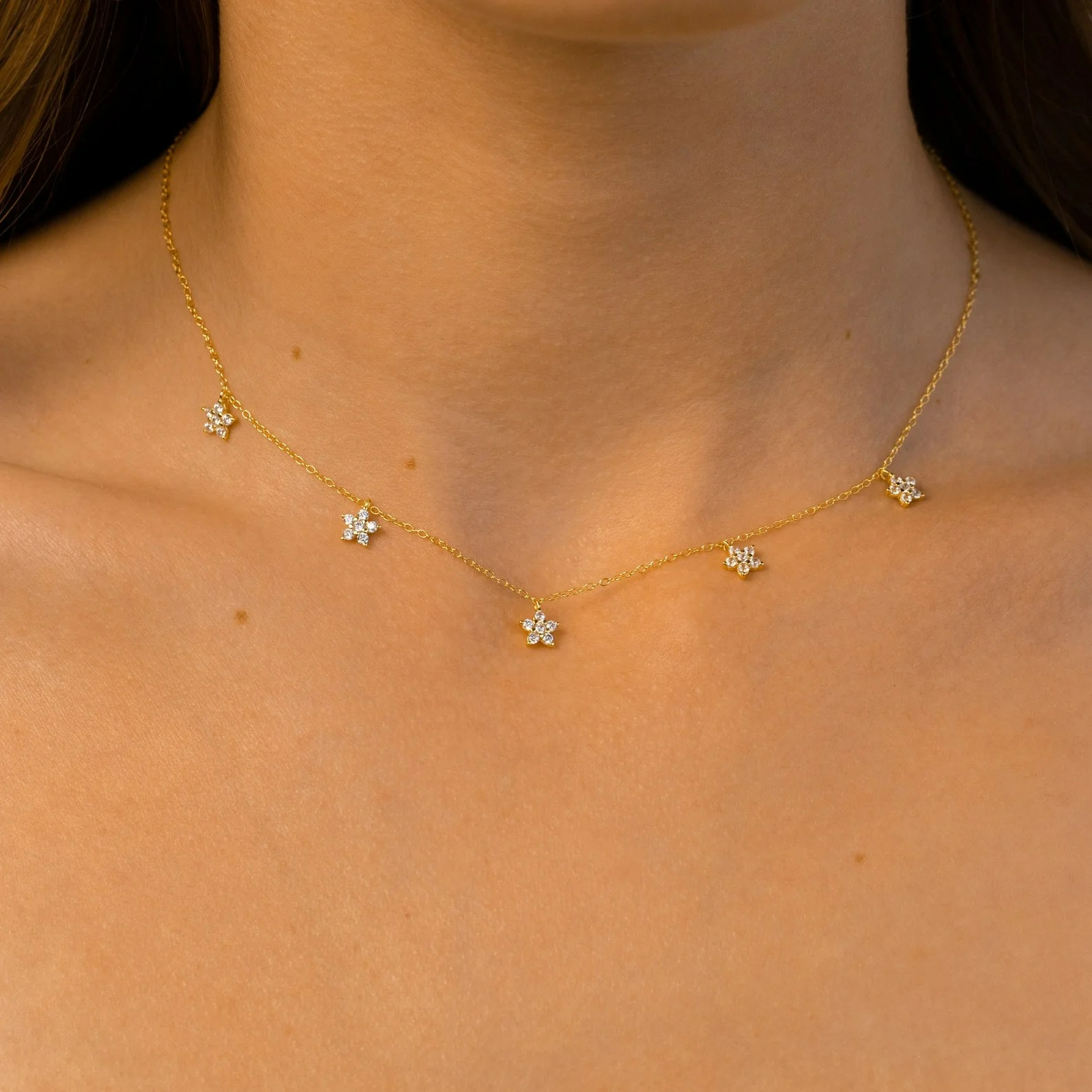 Filigrane Diamant-Blumen-Halskette
