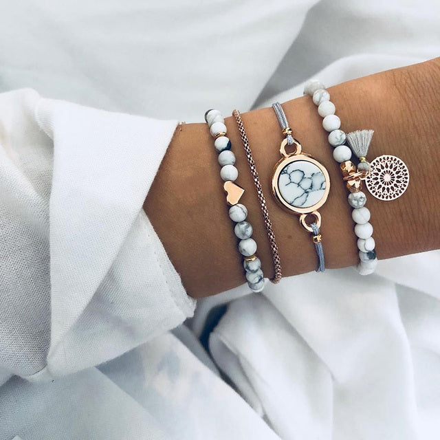 Alora – Stilvolles Set von Armbändern in Limettenfarbe