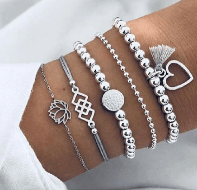 Alora – Stilvolles Set von Armbändern in Limettenfarbe