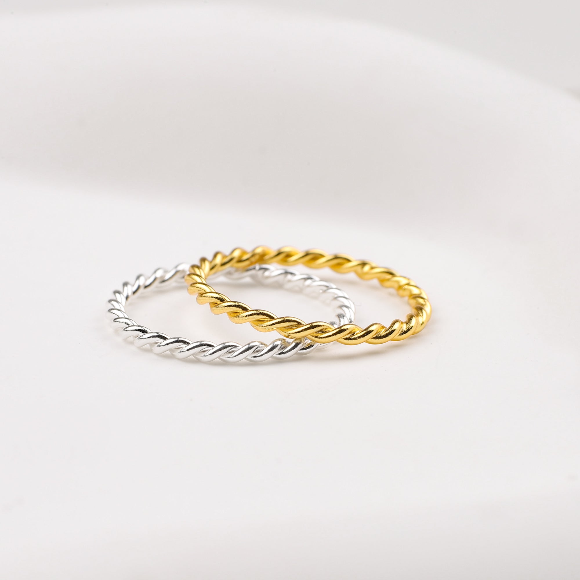 Manon – Stapelbarer Geflochtener Ring