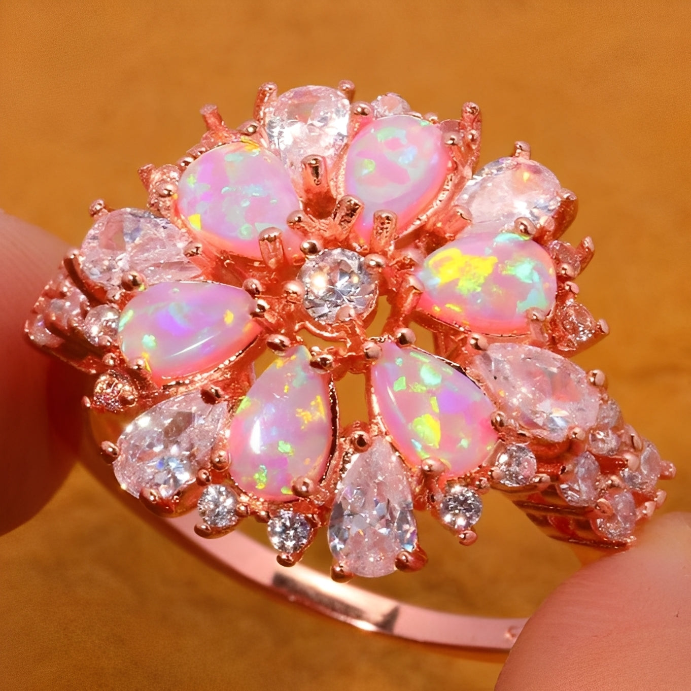 Rian – Eleganter Ring Blume Feueropal
