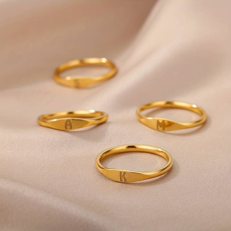 Schlichter Namensring  | Schlichter Ring mit gravierter Initiale