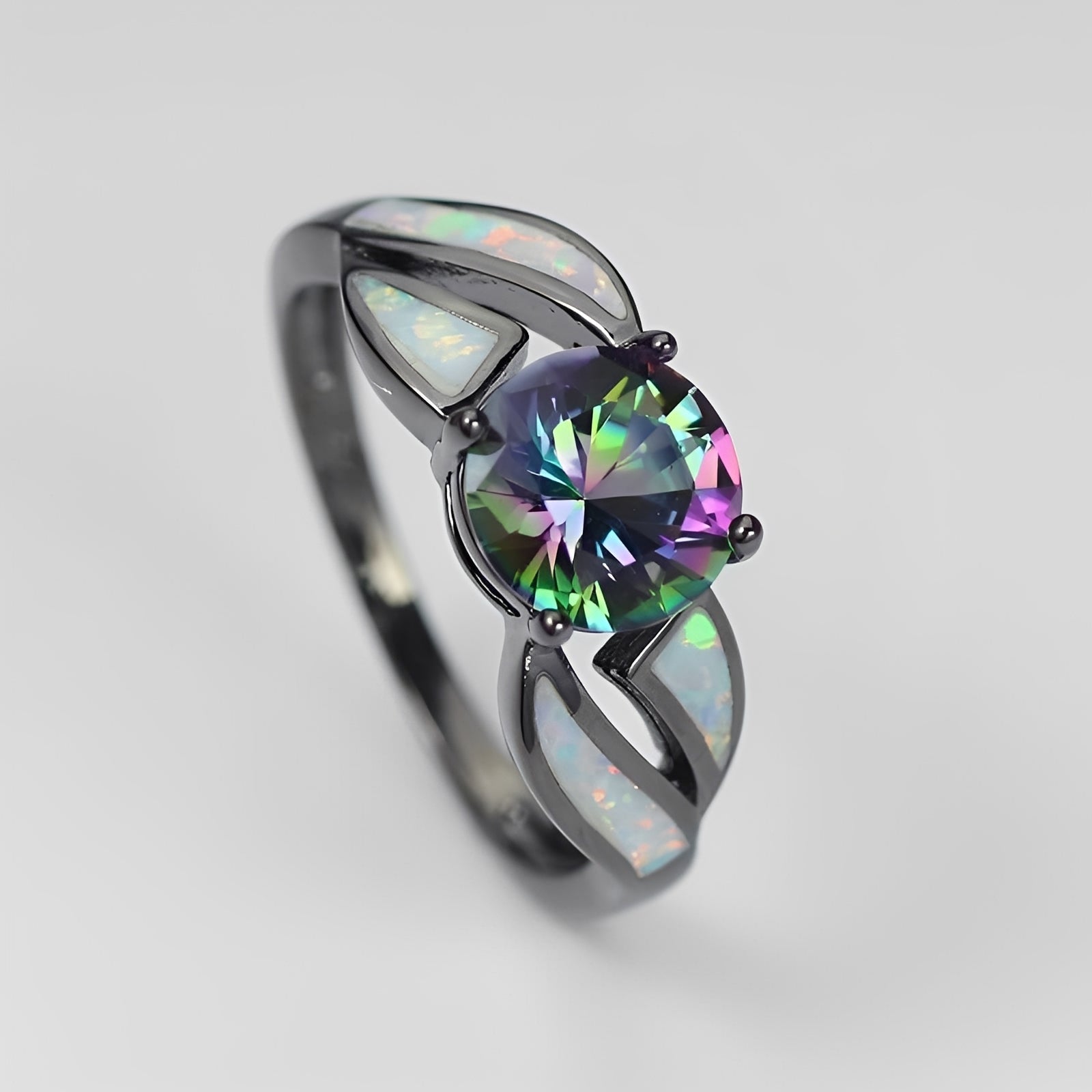 Mirella – Ring mit Regenbogen-Opal und Topas