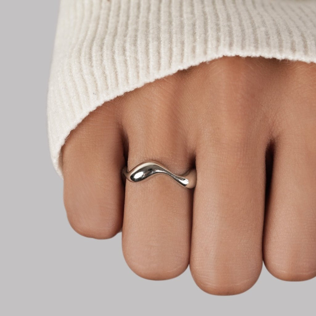 Ondine – Minimalistischer Wellenring