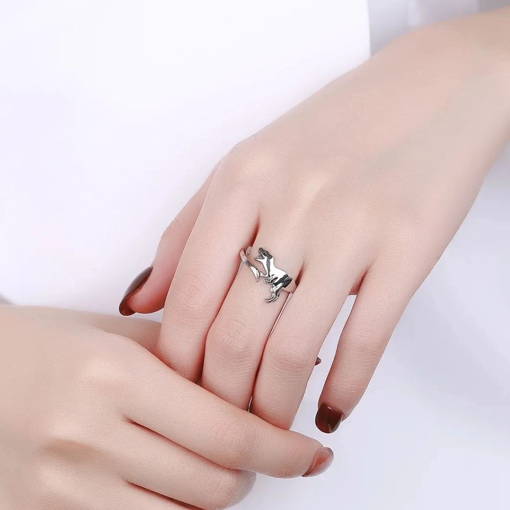 Anpassbarer Dinosaurier Ring mit offenem Design