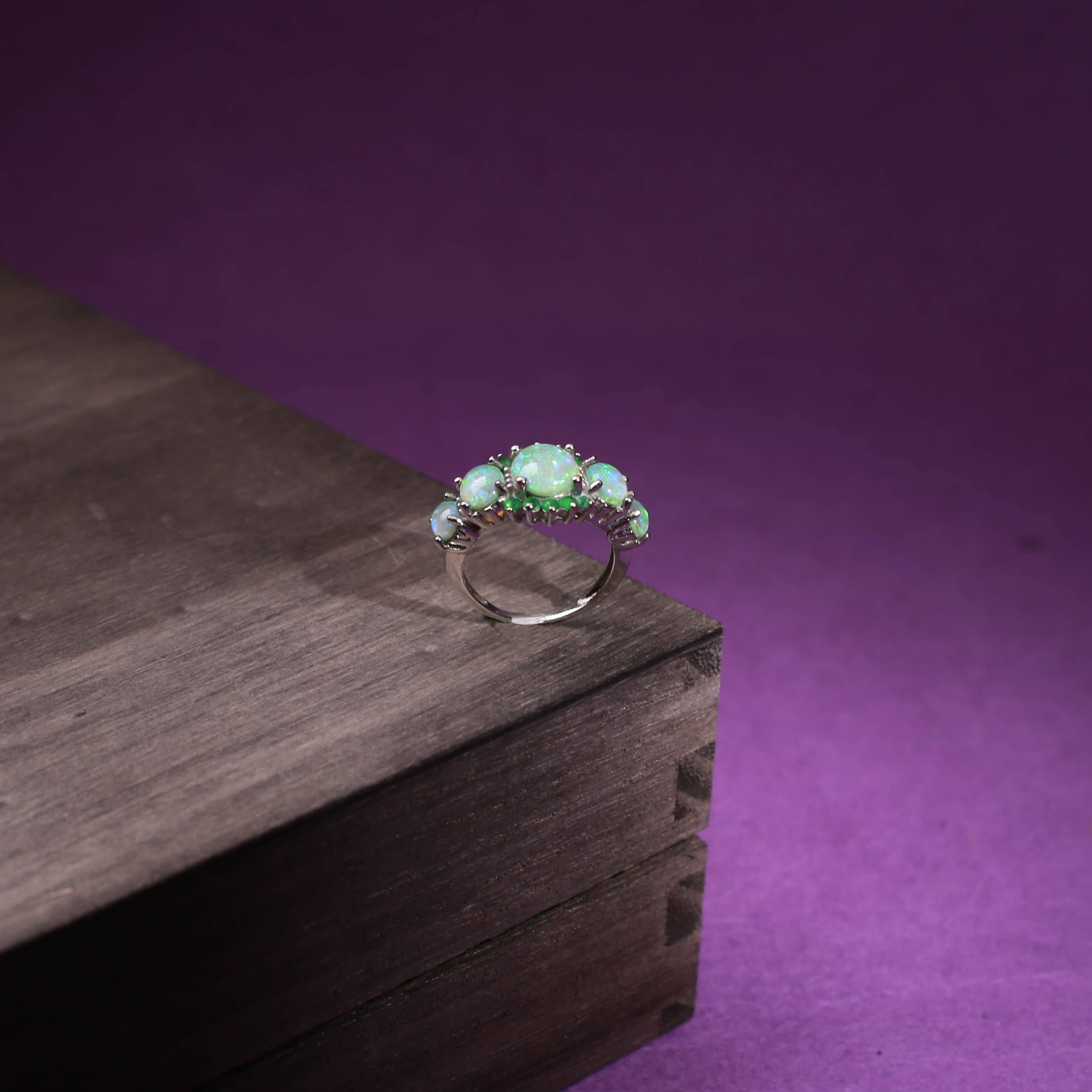 Toni – Ring Grüner Opal & Smaragd