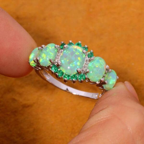 Toni – Ring Grüner Opal & Smaragd