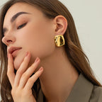 Poppy - Quadratische Ohrringe in Gold