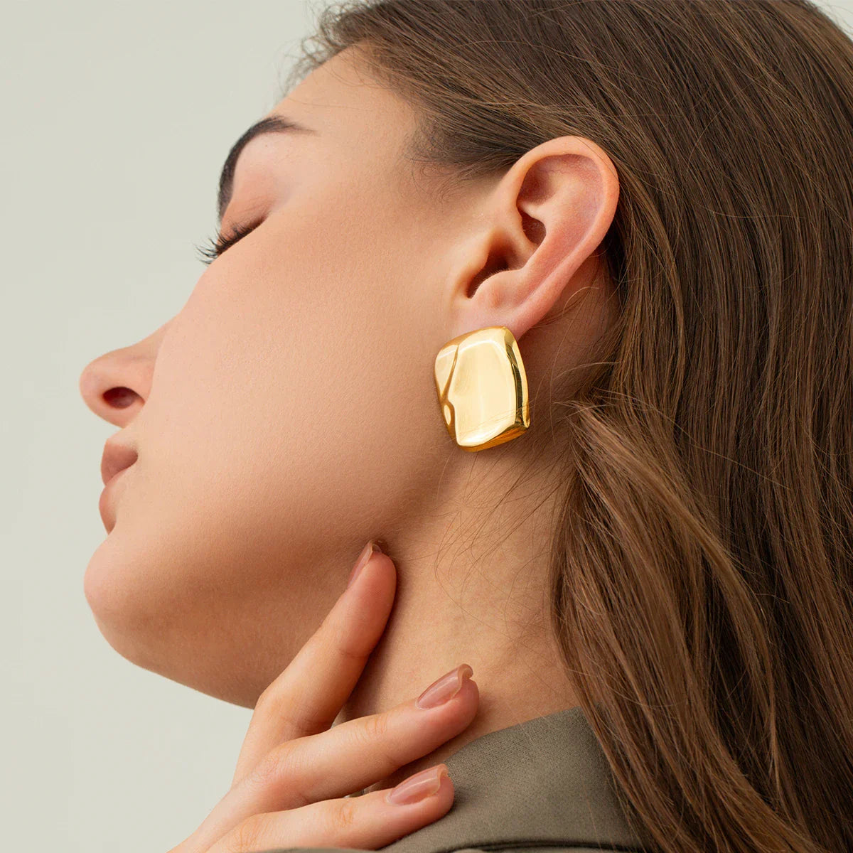 Poppy - Quadratische Ohrringe in Gold