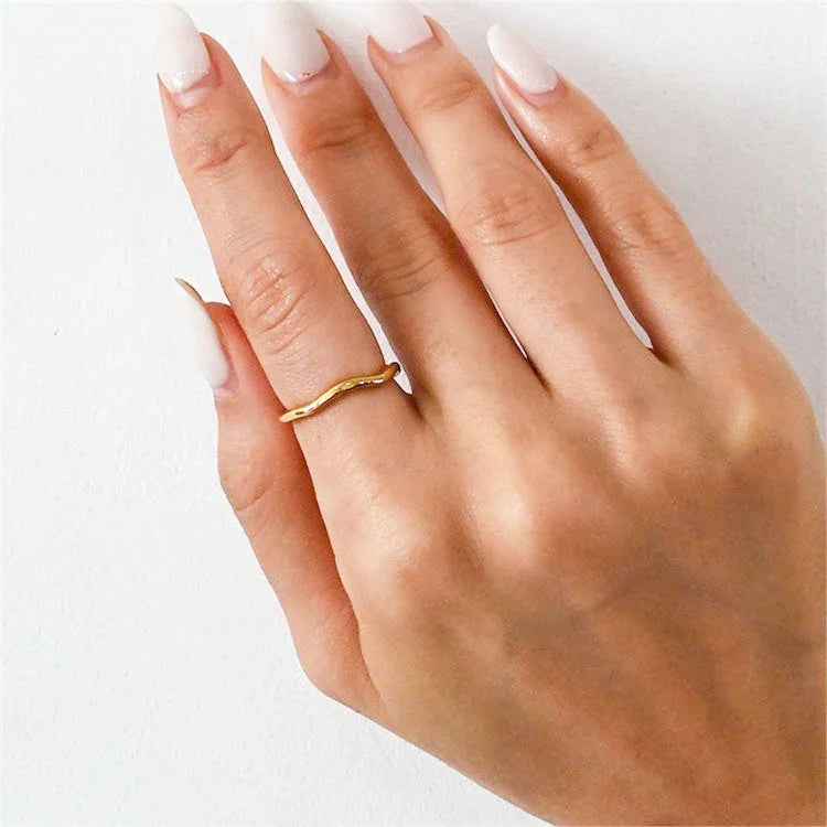 Dianne – Schicker Ring in Gold mit Überlagerungsmöglichkeit