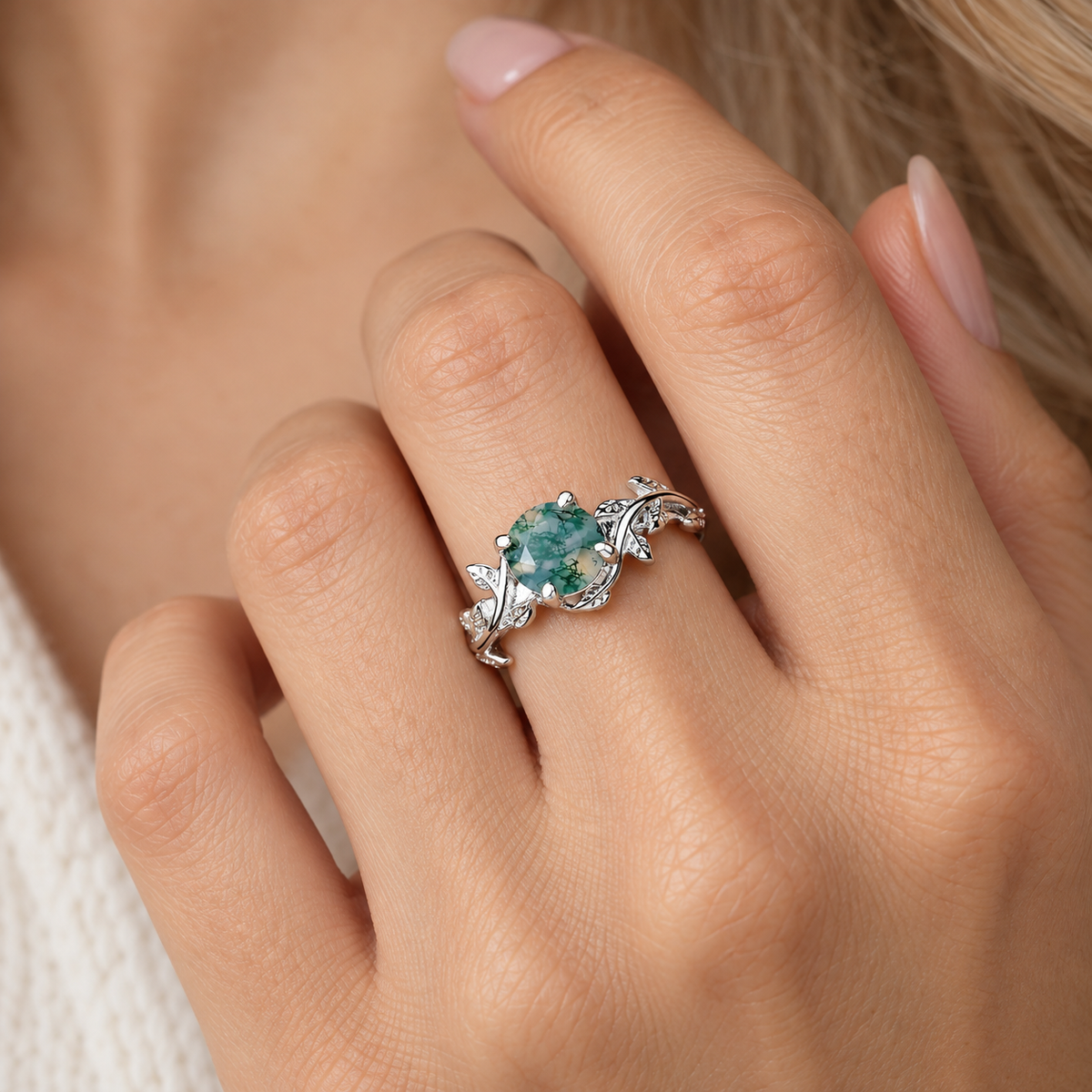 Damenring im Vintage-Stil mit auffälligem Stein
