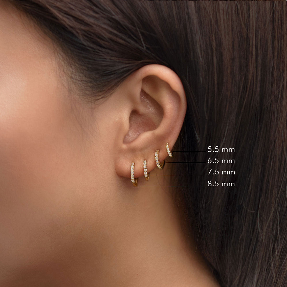 Pavé – Elegante Huggie-Ohrringe