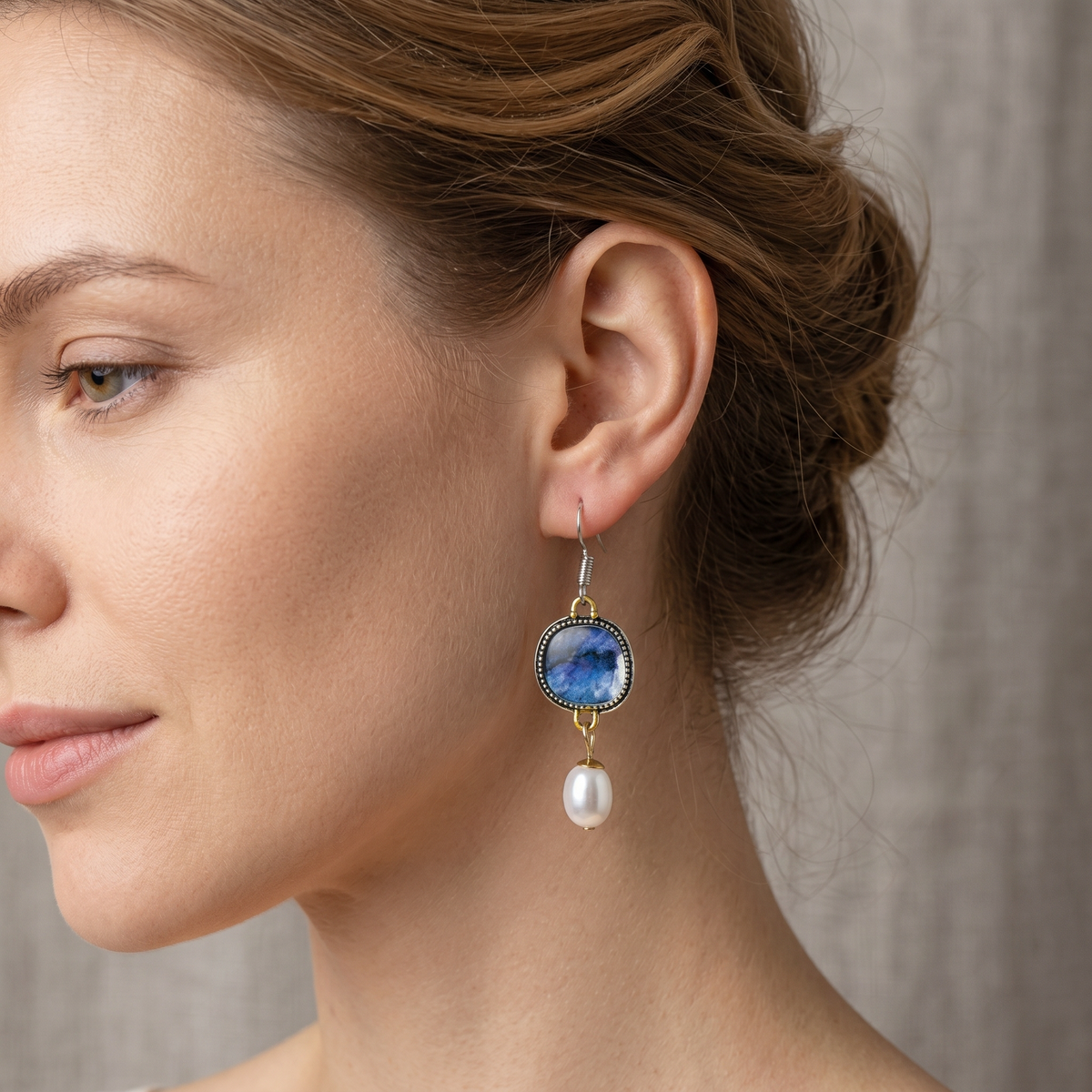 Maelis – Vintage-Ohrringe mit blauen Steinen und Perlen
