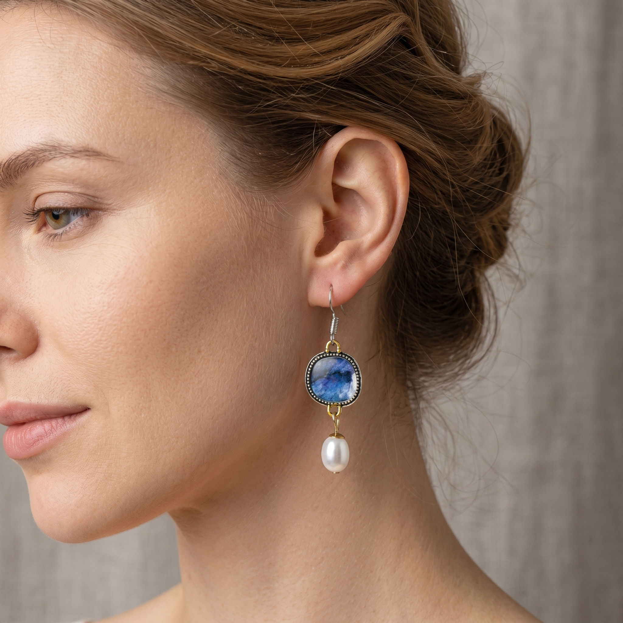 Maelis – Vintage-Ohrringe mit blauen Steinen und Perlen