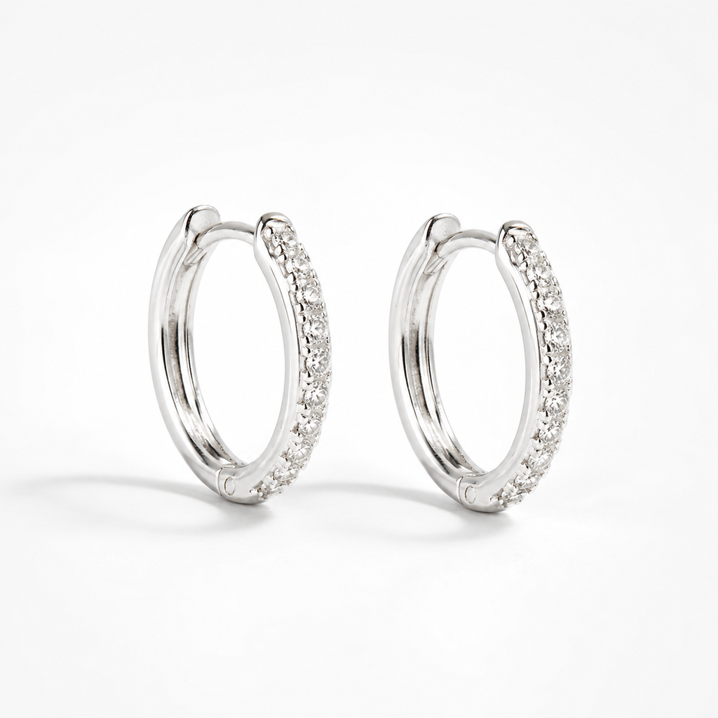 Manda - Kleine Pave Silber Huggies