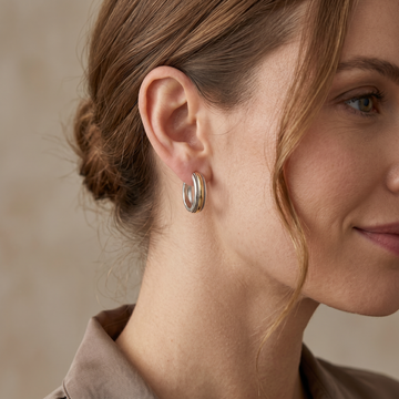 Lea – Creolen aus Silber mit goldener Linie im Vintage-Stil