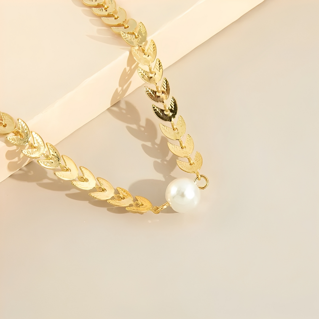 Aria – Römische Halskette aus Gold & Elegante Perle
