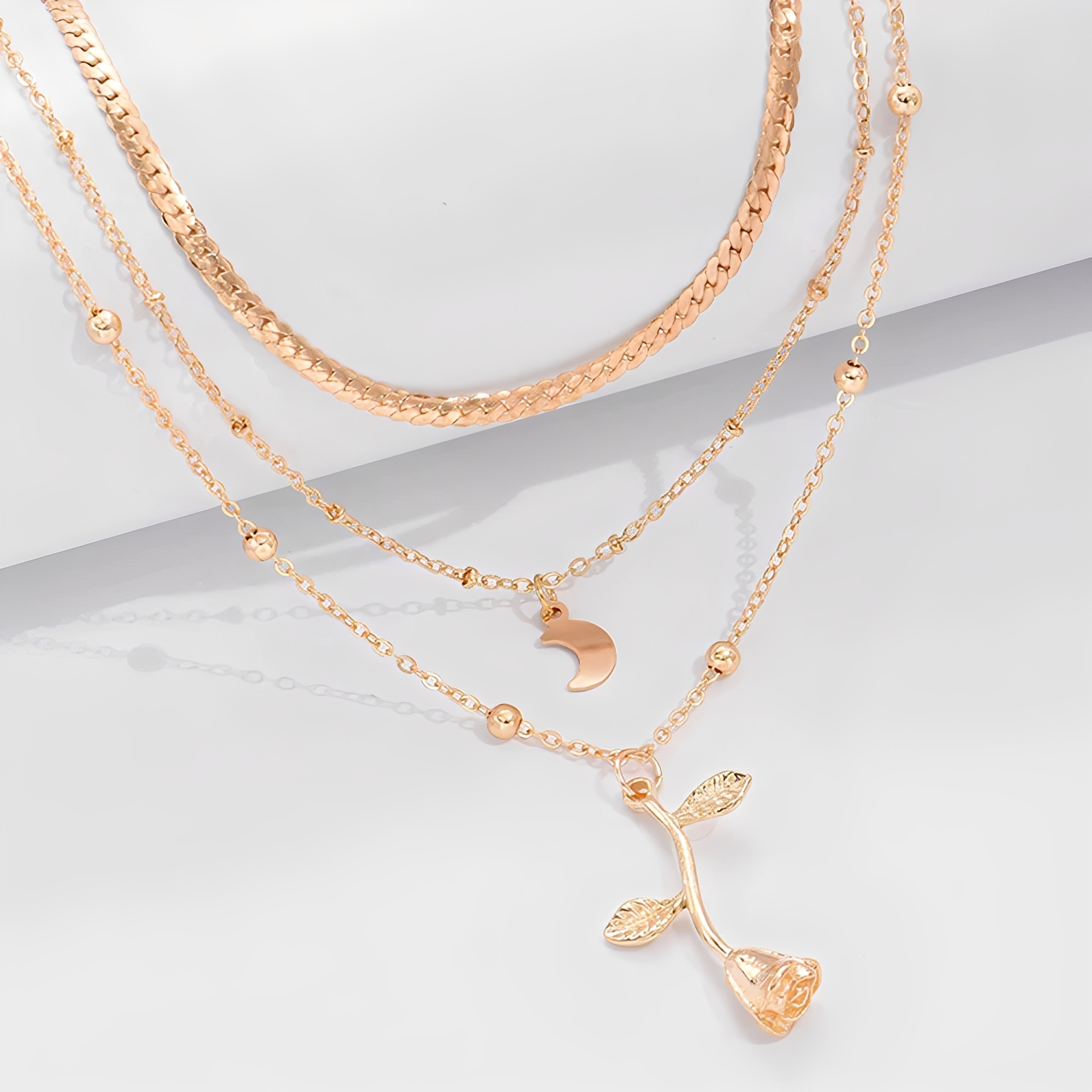 Sylvia – Anhänger-Halskette Rosa & Mond in Gold