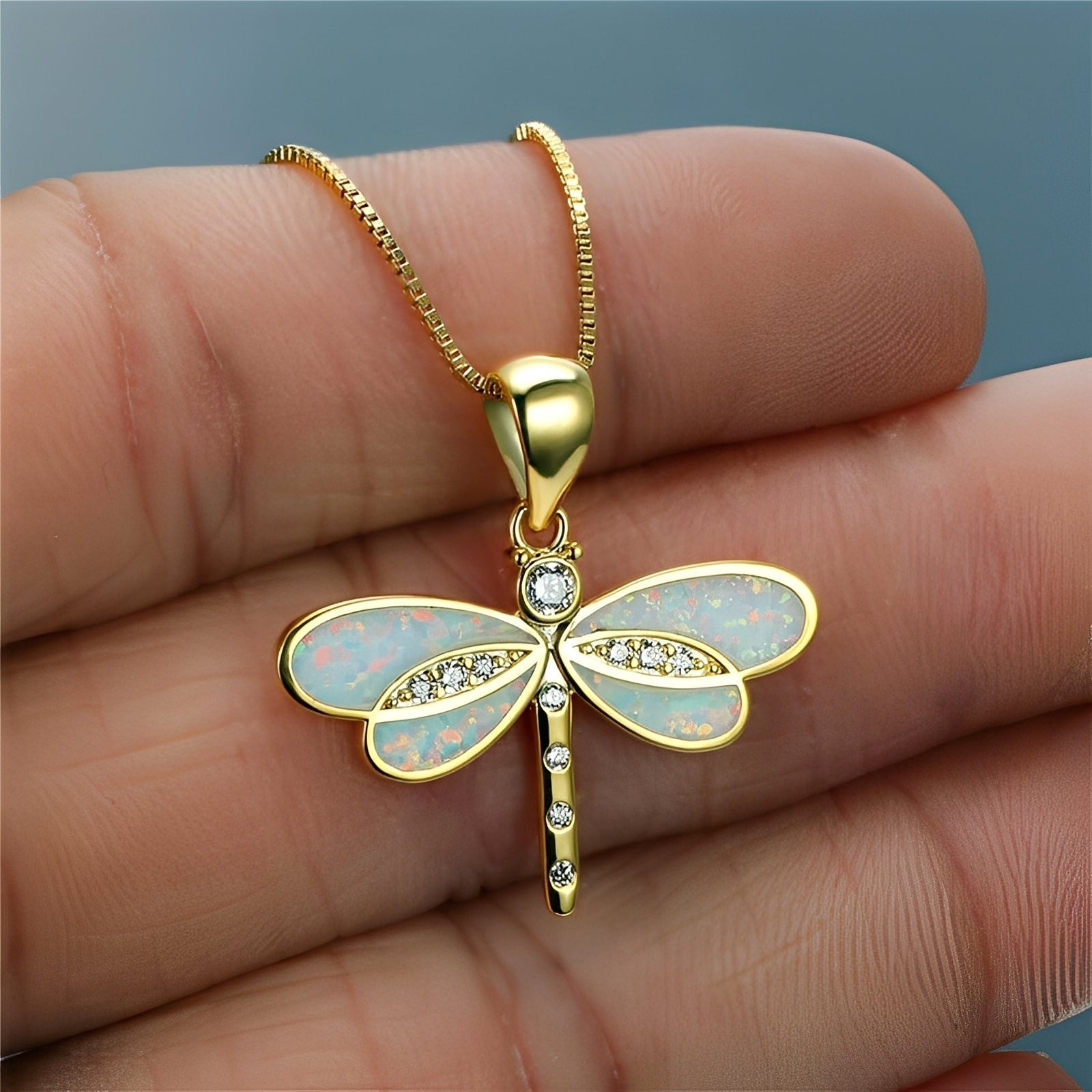 Priya – Halskette Libelle Gold mit Opal