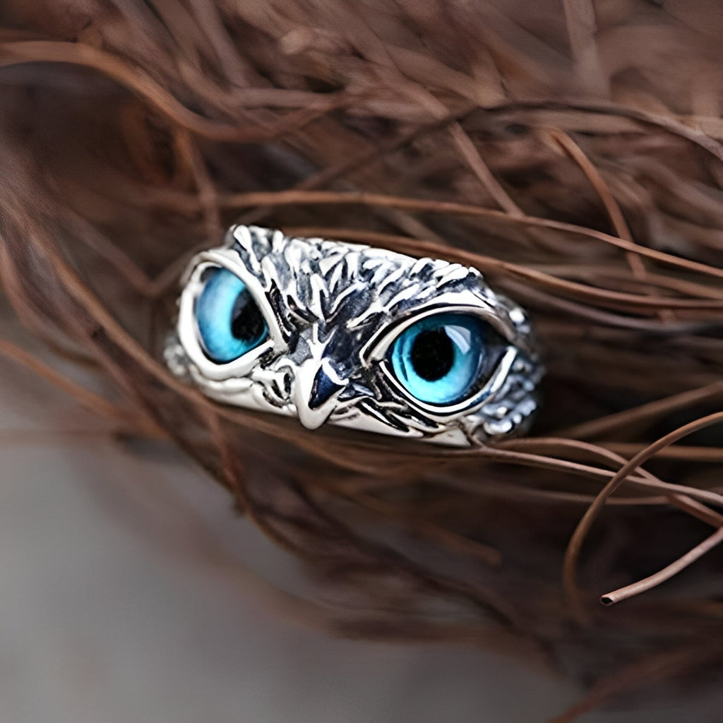 Brianna – Verstellbarer Glücksring mit Eule in Silber und Opal