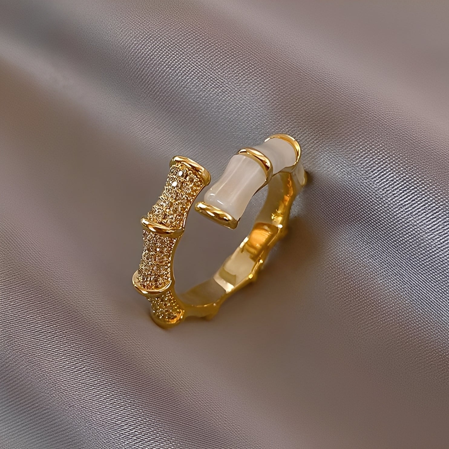 Lysiane – Verstellbarer Ring im Bambusdesign aus Gold