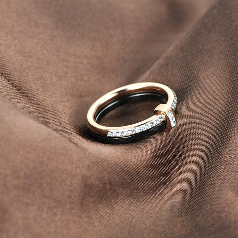 Cerelia – Eleganter Keramikring mit Zirkonia