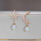 Carol – Goldene und Opal Mond- und Sterne Ohrringe