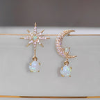 Astra – Goldene Ohrringe Mond & Stern in Opal