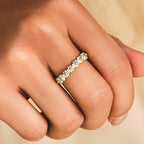 Charlie – Verstellbarer Ring aus Silber mit handbemaltem Gänseblümchen
