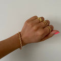 Mila – Gedrehtes Armband aus rostfreiem Stahl
