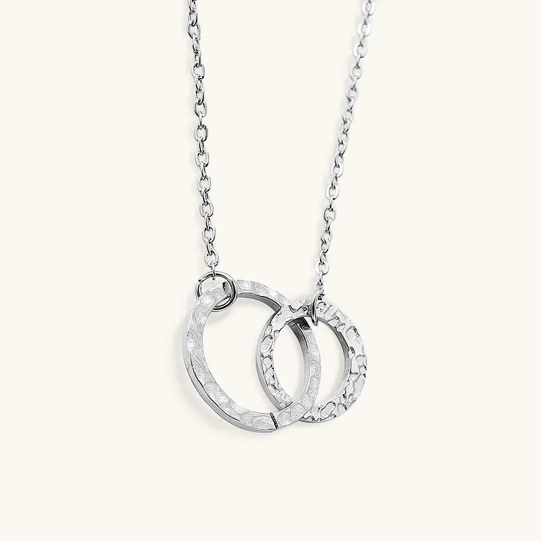 Isabelle – Goldenes Hoop-Collier Elegant