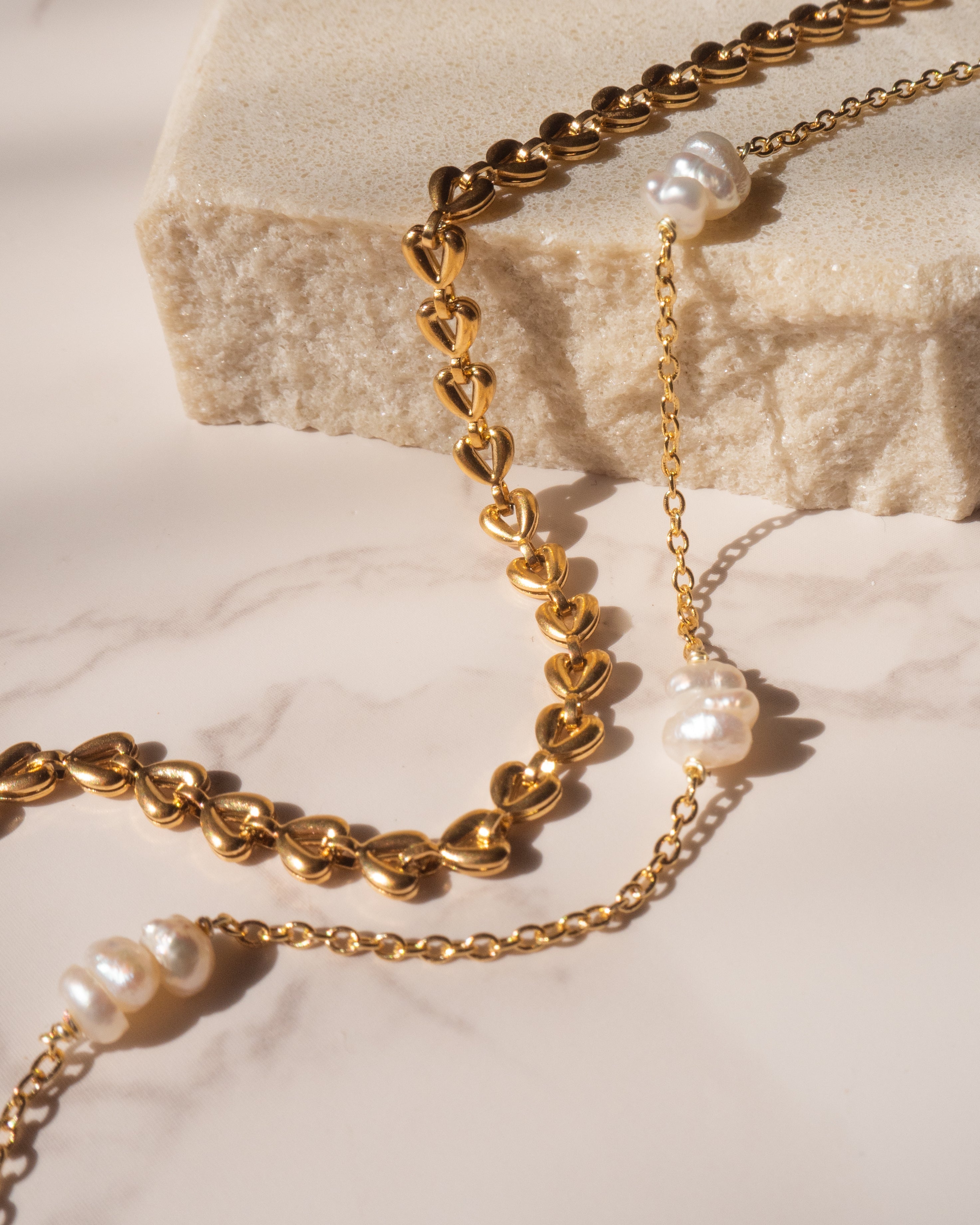 Kendra - Goldenes Herz Kettenarmband