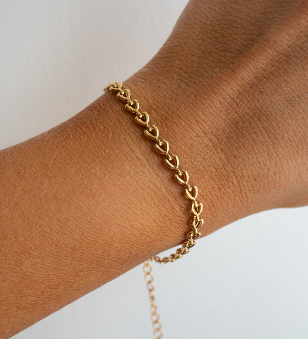 Kendra - Goldenes Herz Kettenarmband