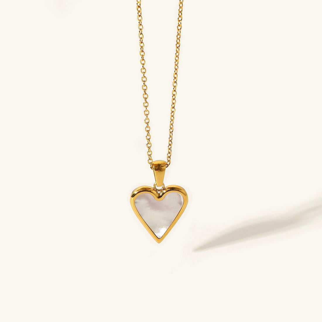 Blythe – Elegantes Herz-Collier